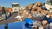 Катастрофа между два тира блокира движението на магистрала "Марица"
