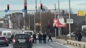 Ромски фамилии се биха с тояги на кръстовище в Пловдив