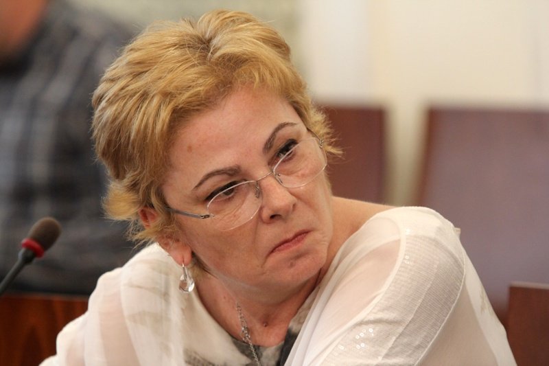 Председателят на КЗК Юлия Ненкова