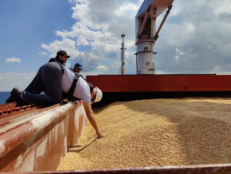 Украйна може да изнесе допълнително 15.6 млн. зърно през април - юни  Сн.ЕПА/БГНЕС