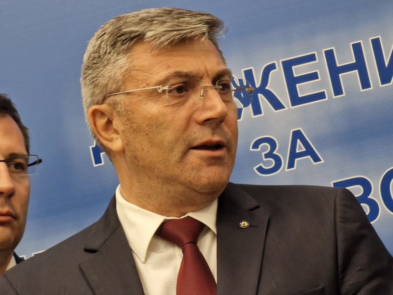 "Хюриет": ДПС се надява с гласове от Турция да участва в двупартийна коалиция след 2 април
