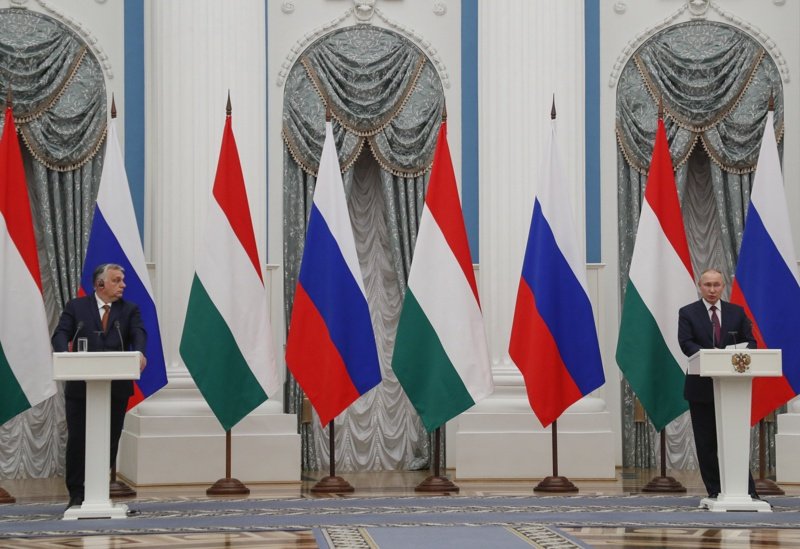 Съвместна пресконференция на Владимир Путин и Виктор Орбан в Кремъл, 1 февруари 2022. Снимка: ЕПА/БГНЕС
