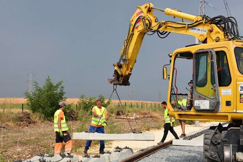 Държавната ТСВ ще дострои част от жп линията София-Елин Пелин