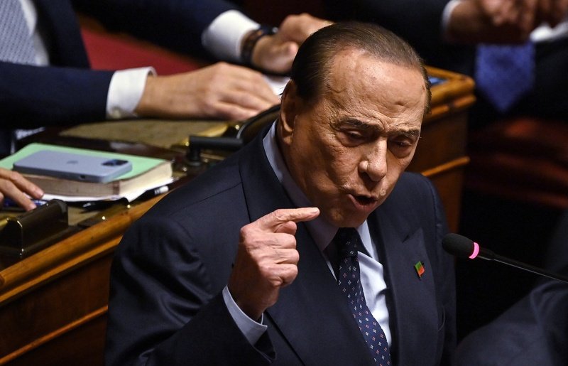 Силвио Берлускони има левкемия