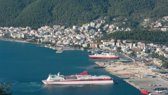 Гърция продаде 67% от оператора на пристанище Игуменица