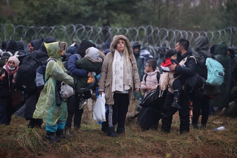 Германски министър призова мигрантите да бъдат проверявани на границата на ЕС