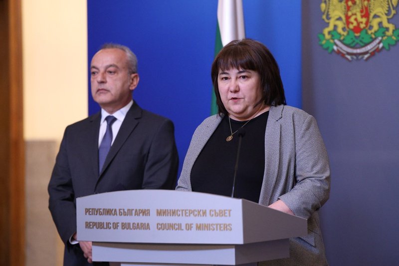 Премиерът Гълъб Донев и финансовият министър Росица Велкова, Снимка: БГНЕС