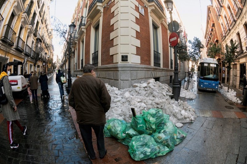 Испания отпуска на младите изоставени имоти, за да могат да "излетят от майчиното гнездо"