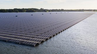 В Германия започна строеж на най-голямата плаваща слънчева електроцентрала