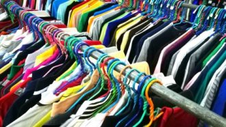 Споразумение в ЕС да се забрани унищожаване на непродадени дрехи
