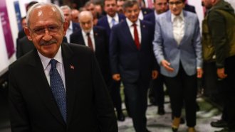 Напрегнати две седмици предстоят в Турция