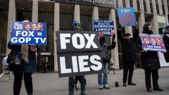 Fox News ще плати $787 млн. за лъжите за откраднатите избори в САЩ