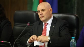 Прилича на война по върховете на държавата