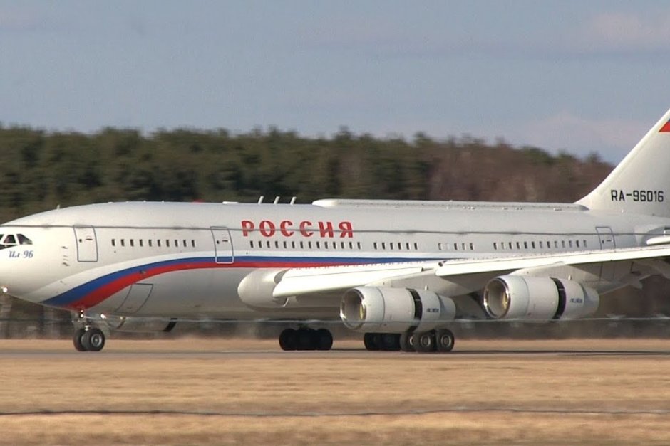 Самолетът на Путин е излетял за Санкт Петербург