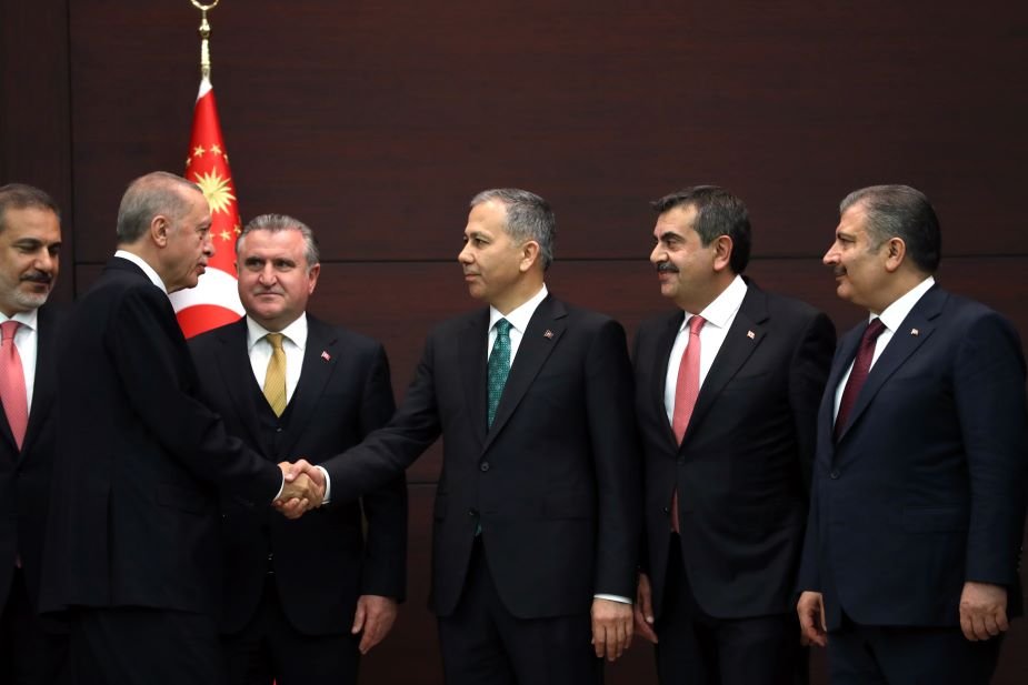 Ердоган поздравява новите си министри, сн. ЕПА/БГНЕС