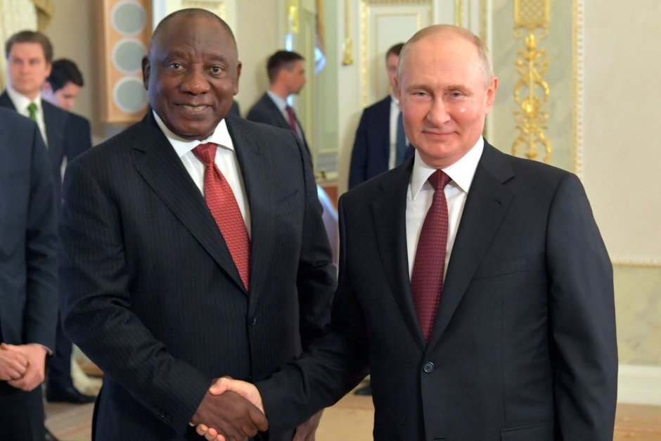 Президентът на Южна Африка Сирил Рамафоса и Владимир Путин. Снимка:ЕПА/БГНЕС
