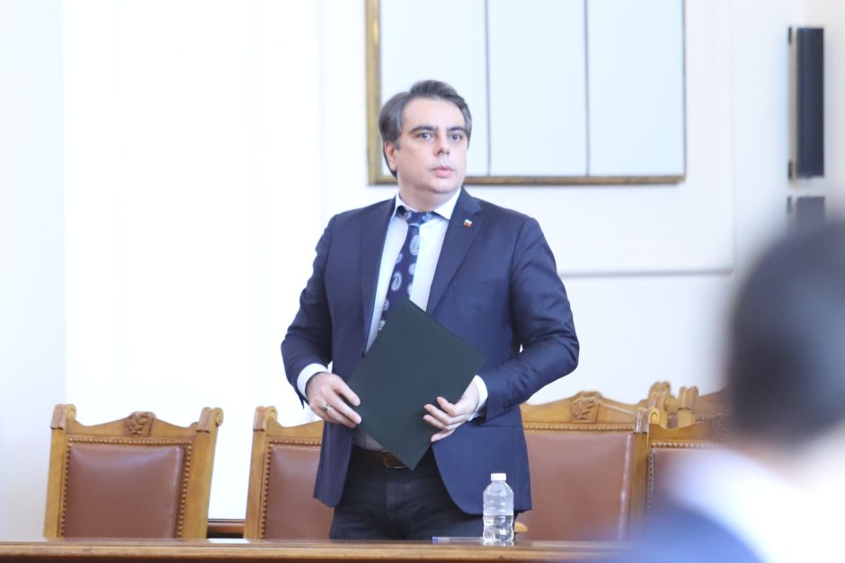 Финансовият министър Асен Василев обеща страната да има приет Бюджет 2023 до края на юли Сн.БГНЕС