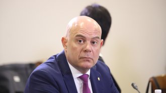 ВСС уволни Гешев, финалното решение е в ръцете на Радев