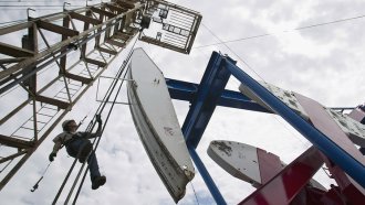 Български фирми ще могат да съхраняват запаси от нефт в Румъния