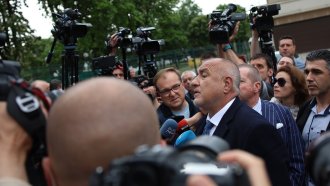 Депутати от ГЕРБ пазят Борисов от прокурорите, той ги прати обратно в парламента