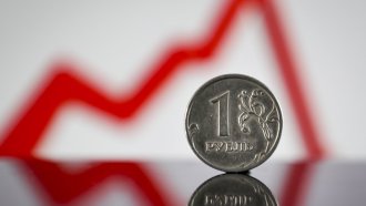 Срив на руската рубла: над 100 за долар