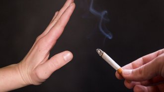 Експерти: Пушенето става отживелица и краят му е неизбежен