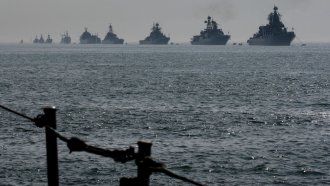 Русия започна учения в Японско и Охотско море