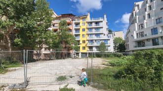 ДБ иска замразяване на сделките с общински имоти в София