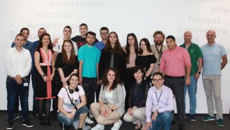 17 студенти завършиха Техническата академия на "Виваком"