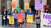 Под натиска на протести Малта затяга законовите ограничения срещу абортите