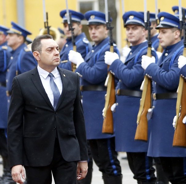Сръбската опозиция настоява за отстраняването на шефа на разузнаването Александър Вулин след наложените му санкции от САЩ Сн. ЕПА/БГНЕС