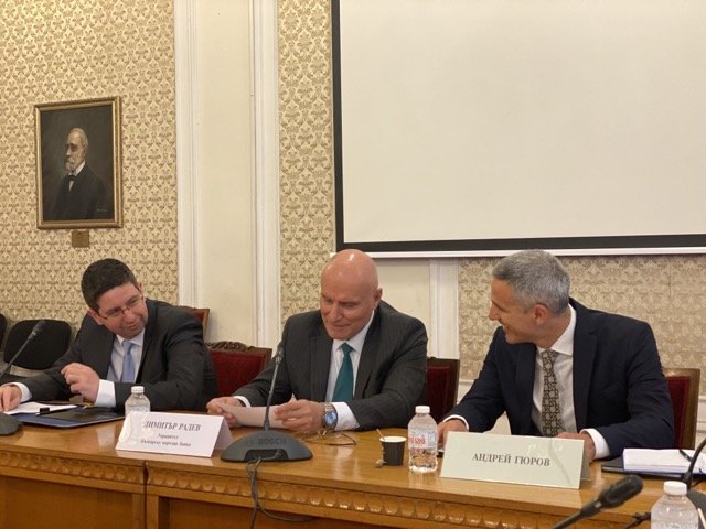 Петър Чобанов, Димитър Радев и Андрей Гюров (отляво надясно) бяха избрани за 6-годишни мандати в ръководството на БНБ. Снимка: БГНЕС