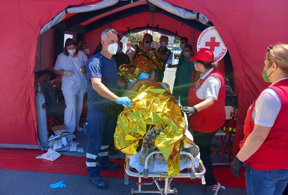 Оцелели: Корабът с мигранти край Гърция се преобърна при опит за теглене от бреговата охрана