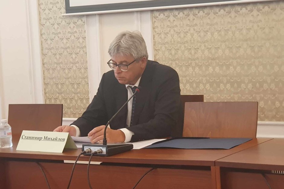 Депутатите от парламентарната здравна комисия изслушаха кандидата за управител на НЗОК Станимир Михайлов.