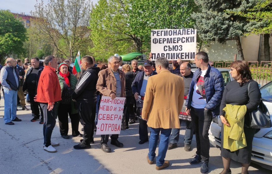 Жителите на Павликени и близките села периодично протестират срещу бъдещия завод за изгаряне на отпадъци. Сн. БНР