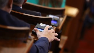 Депутатите удължиха срока за избор на нов състав на ВСС