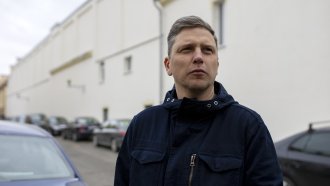 Беларуски журналист и адвокат на правозащитници са осъдени на 6 години затвор