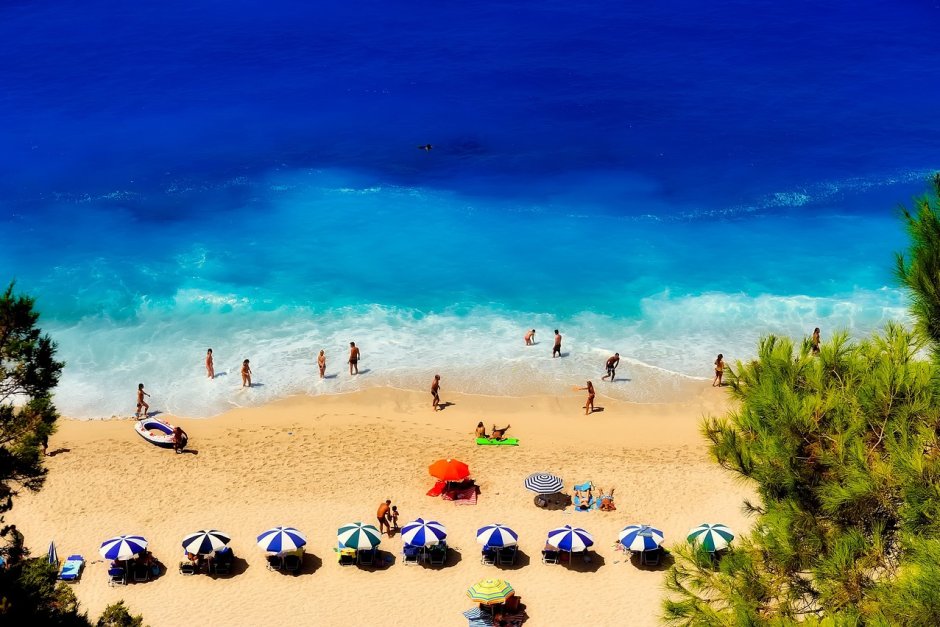 Гръцкото движение за свободни плажове се разраства