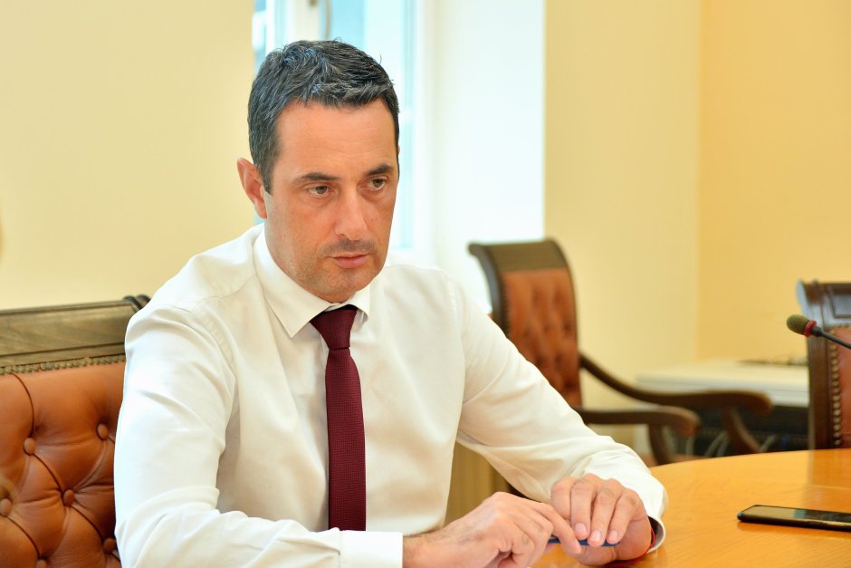 Министърът на транспорта и съобщенията Георги Гвоздейков Сн. МТС