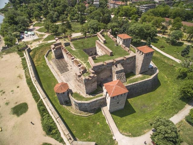 Средновековната крепост "баба Вида" 