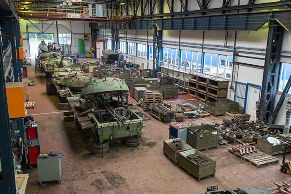 Оръжейните производители в Централна Европа страдат от недостиг на работна ръка, докато бизнесът им расте