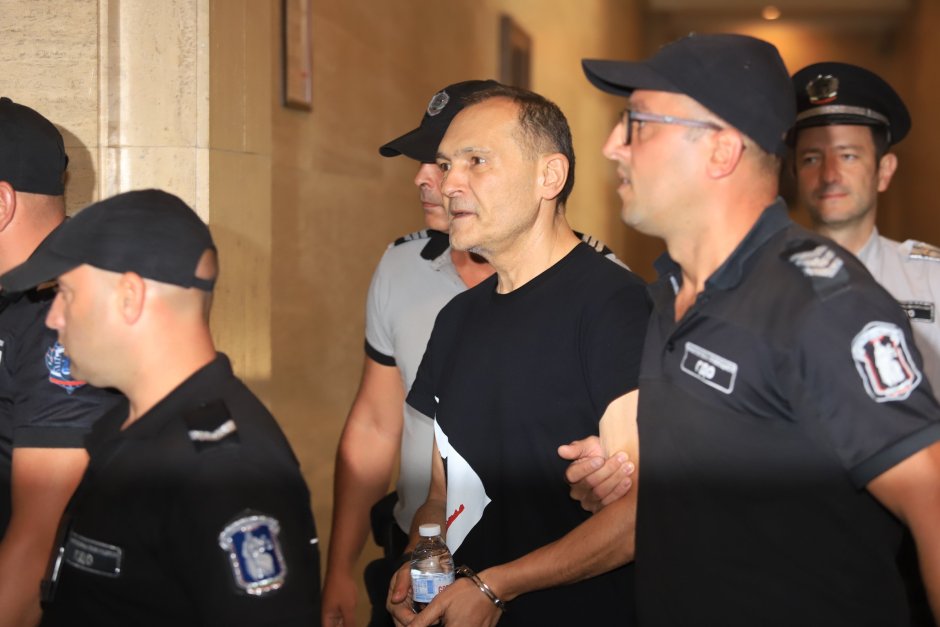 Васил Божков на влизане в съдебната зала, 26 август 2023 г. Снимка: БГНЕС