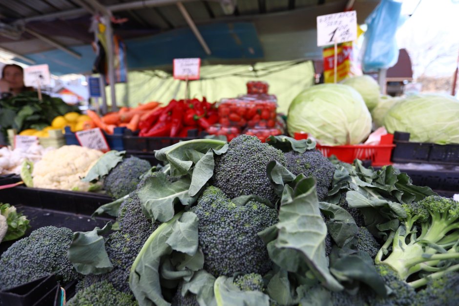 Индексът на тържищните цени: Плодове и зеленчуци леко поскъпват