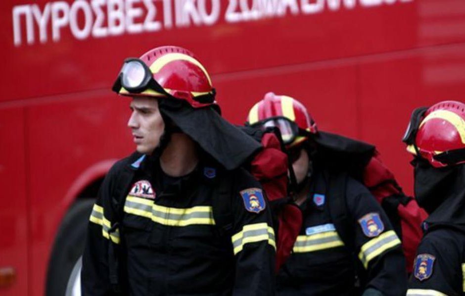 Две села на гръцкия остров Хиос получиха предупреждение за евакуация заради горски пожар