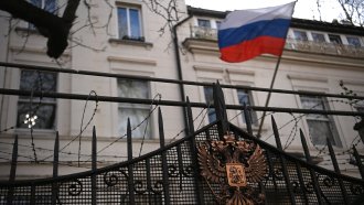 Трима българи са задържани във Великобритания за шпионаж в полза на Русия (oбновена)