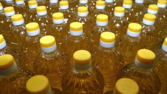 Заводи за олио затварят заради липса на слънчоглед от Украйна