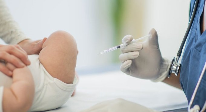 Фалшивите новини са сред водещите причини родители да не ваксинират децата си.
