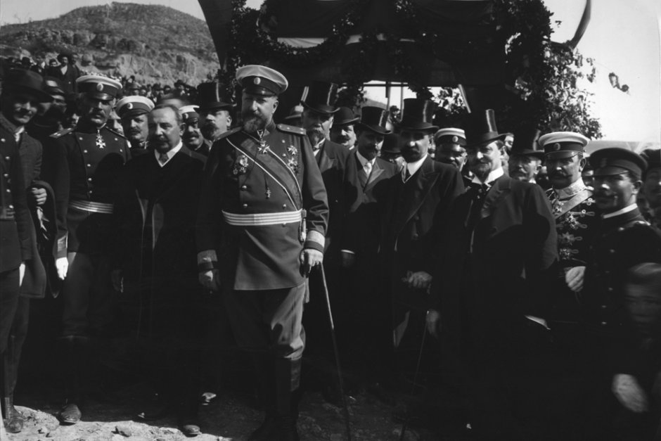 Цар Фердинанд обявява независимостта на България във Велико Търново Сн. Национален военноисторически музей
