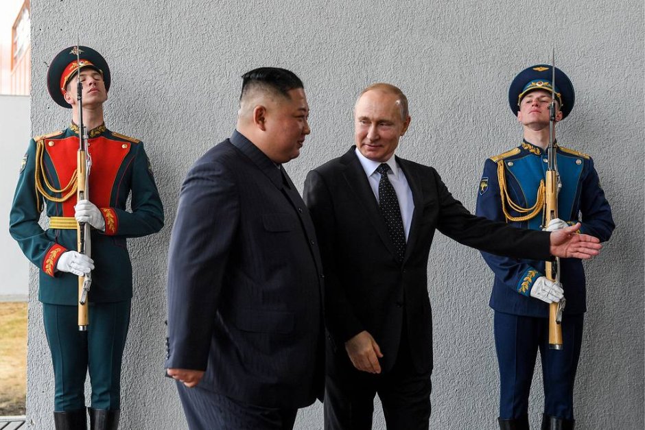 Ким Чен-ун отива при Путин, предлага оръжие за войната срещу Украйна
