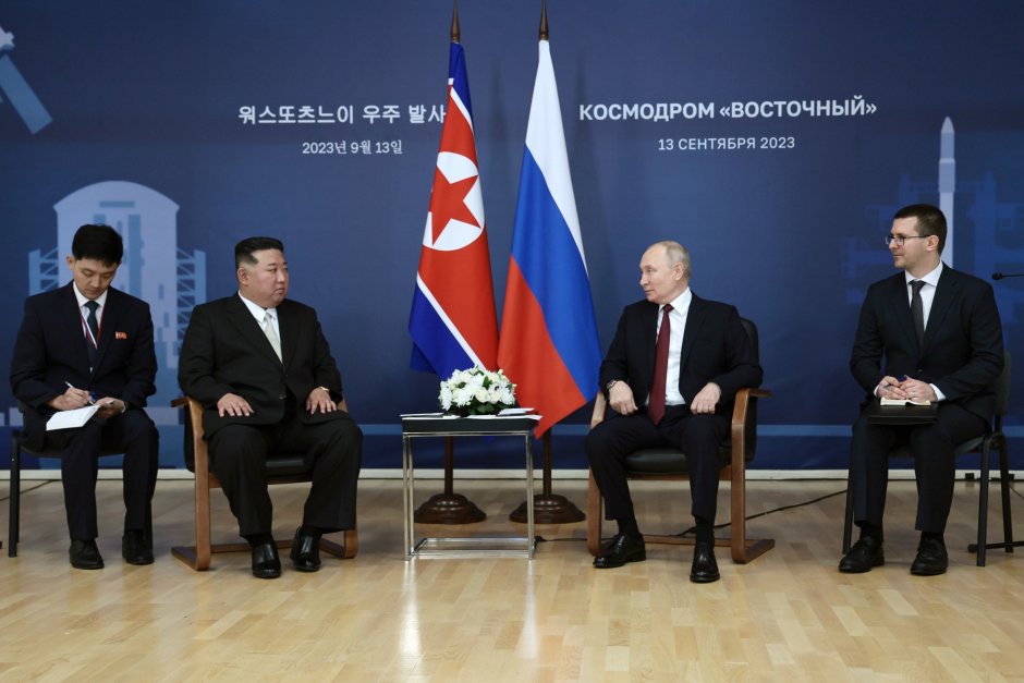 Ким Чен-ун и Путин по време на вчерашната им среща, Сн. ЕПА/БГНЕС